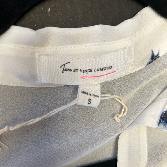 Two by Vince Camuto sheer long sleeve bird print button down shirt. Sz-S NWT Z5 - Picture 6 of 11